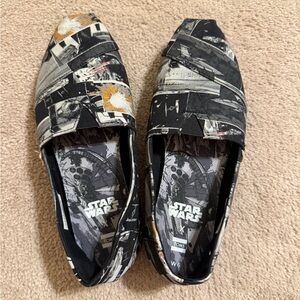 Star Wars Black and Orange Graphic Slip-On Canvas Loafers